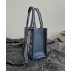 Replica Borsa tote Christian Dior piccola Dior Book Ricami Dior Oblique blu scuro e pelle di vitello Replica Borsa tote Christian Dior piccola Dior Book Ricami Dior Oblique blu scuro e pelle di vitello