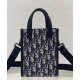 Replica Mini borsa tote Christian Dior Safari Nord-Sud Jacquard Dior Oblique blu scuro Replica Mini borsa tote Christian Dior Safari Nord-Sud Jacquard Dior Oblique blu scuro