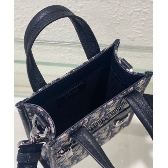 Replica Mini borsa tote Christian Dior Safari Nord-Sud Jacquard Dior Oblique blu scuro Replica Mini borsa tote Christian Dior Safari Nord-Sud Jacquard Dior Oblique blu scuro