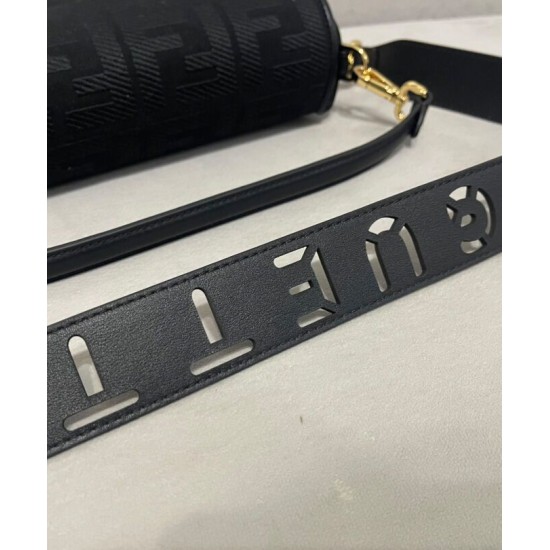 Replica Borsa baguette media Fendi con motivo FF in rilievo 8BR600 nera Replica Borsa baguette media Fendi con motivo FF in rilievo 8BR600 nera