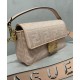 Replica Borsa Baguette media Fendi con motivo FF in rilievo 8BR600 Rosa Replica Borsa Baguette media Fendi con motivo FF in rilievo 8BR600 Rosa
