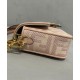 Replica Borsa Baguette media Fendi con motivo FF in rilievo 8BR600 Rosa Replica Borsa Baguette media Fendi con motivo FF in rilievo 8BR600 Rosa