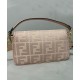 Replica Borsa Baguette media Fendi con motivo FF in rilievo 8BR600 Rosa Replica Borsa Baguette media Fendi con motivo FF in rilievo 8BR600 Rosa