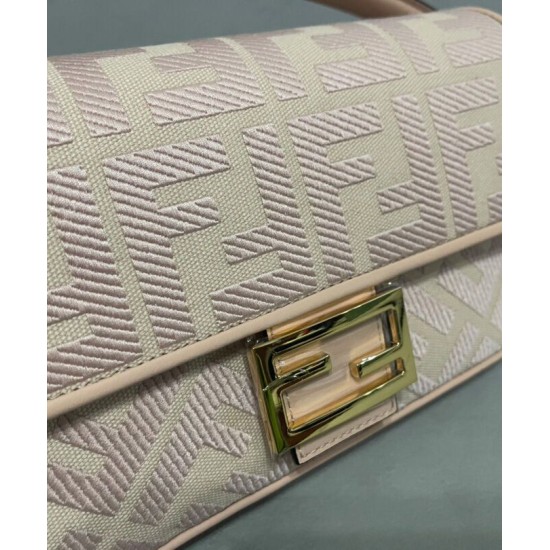 Replica Borsa Baguette media Fendi con motivo FF in rilievo 8BR600 Rosa Replica Borsa Baguette media Fendi con motivo FF in rilievo 8BR600 Rosa
