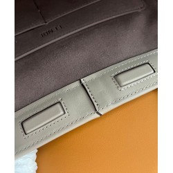 Borsa media Fendi Origami 8BH414 Grigia Borsa media Fendi Origami 8BH414 Grigia