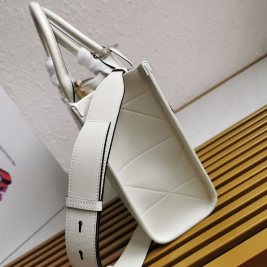 Replica Borsa Prada Symbole Piccola Con Impunture Bianche Replica Borsa Prada Symbole Piccola Con Impunture Bianche