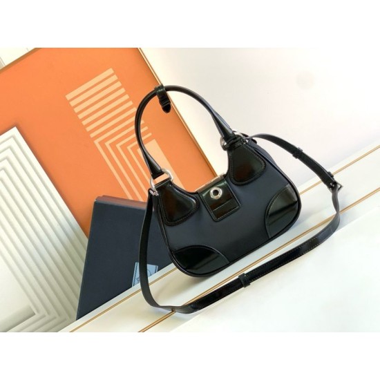 Replica Borsa Prada Moon Bag Imbottita In Nappa Nera