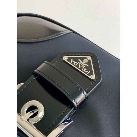 Replica Borsa Prada Moon Bag Imbottita In Nappa Nera