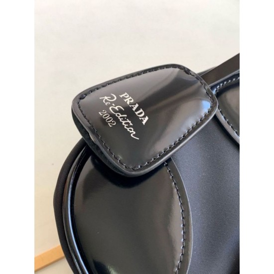 Replica Borsa Prada Moon Bag Imbottita In Nappa Nera