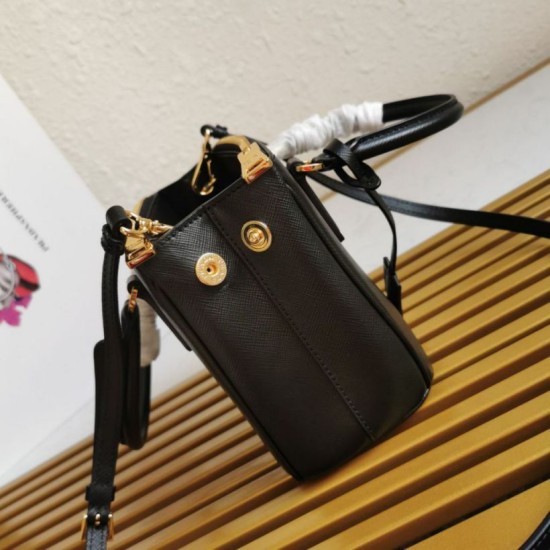 Replica Borsa Prada Mini Galleria Saffiano Nera Replica Borsa Prada Mini Galleria Saffiano Nera