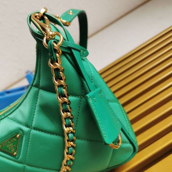Replica Prada Riedizione 1995 Mini Borsa Chaine Re-Nylon Verde Replica Prada Riedizione 1995 Mini Borsa Chaine Re-Nylon Verde