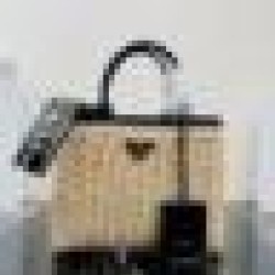 Borsa Tote Prada in vimini e tela nera