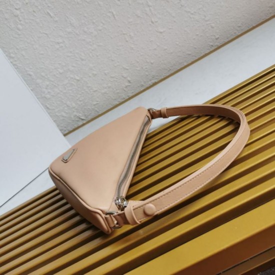Replica Borsa a tracolla triangolare Prada Beige Replica Borsa a tracolla triangolare Prada Beige