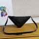 Replica Borsa a tracolla triangolare Prada Nera Replica Borsa a tracolla triangolare Prada Nera