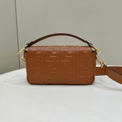 Borsa media Fendi Baguette Borsa Fendi con motivo FF Marrone