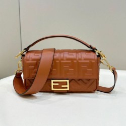 Borsa media Fendi Baguette Borsa Fendi con motivo FF Marrone