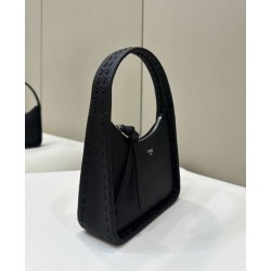 Fendi Mini Fendessence hobo Selleria Fendi Borsa con 264 impunture cucite a mano Nera Fendi Mini Fendessence hobo Selleria Fendi Borsa con 264 impunture cucite a mano Nera