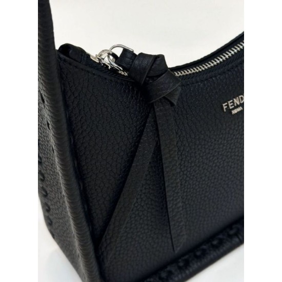 Replica Fendi Mini Fendessence hobo Selleria Fendi Borsa con 264 impunture cucite a mano Nera Replica Fendi Mini Fendessence hobo Selleria Fendi Borsa con 264 impunture cucite a mano Nera