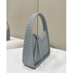 Fendi Mini Fendessence hobo Selleria Fendi Borsa con 264 impunture cucite a mano Blu Fendi Mini Fendessence hobo Selleria Fendi Borsa con 264 impunture cucite a mano Blu