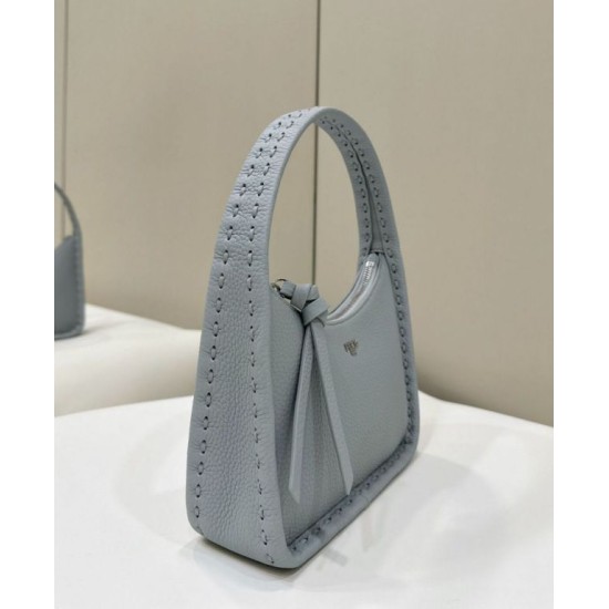 Replica Fendi Mini Fendessence hobo Selleria Fendi Borsa con 264 impunture cucite a mano Blu