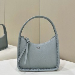Fendi Mini Fendessence hobo Selleria Fendi Borsa con 264 impunture cucite a mano Blu