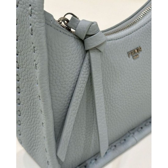 Replica Fendi Mini Fendessence hobo Selleria Fendi Borsa con 264 impunture cucite a mano Blu