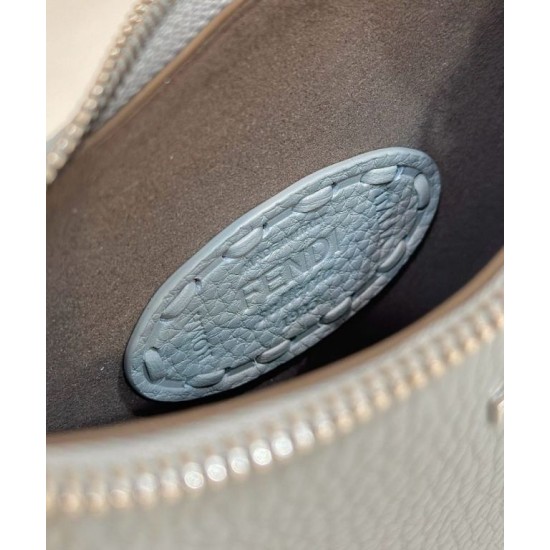 Replica Fendi Mini Fendessence hobo Selleria Fendi Borsa con 264 impunture cucite a mano Blu