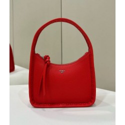 Fendi Mini Fendessence hobo Selleria Fendi Borsa con 264 impunture cucite a mano Rosso