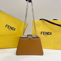Borsa Fendi Fendi Peekaboo Cut Petite Media Bianca