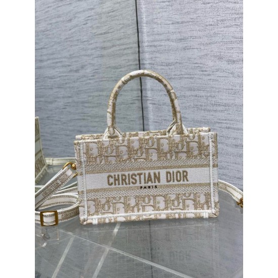 Replica Borsa Dior Mini Book Tote con tracolla Borsa Dior Ricamo Dior Oblique color oro Replica Borsa Dior Mini Book Tote con tracolla Borsa Dior Ricamo Dior Oblique color oro