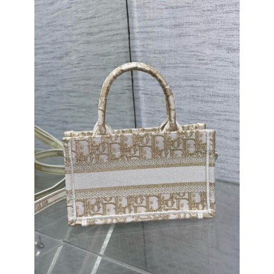 Replica Borsa Dior Mini Book Tote con tracolla Borsa Dior Ricamo Dior Oblique color oro Replica Borsa Dior Mini Book Tote con tracolla Borsa Dior Ricamo Dior Oblique color oro