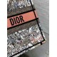 Replica Dior Medium Book Tote Borsa Dior Farfalla intorno al mondo ricamato Replica Dior Medium Book Tote Borsa Dior Farfalla intorno al mondo ricamato