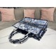 Replica Borsa Dior Media Book Tote Zodiac Fantastico Ricamo Blu Replica Borsa Dior Media Book Tote Zodiac Fantastico Ricamo Blu