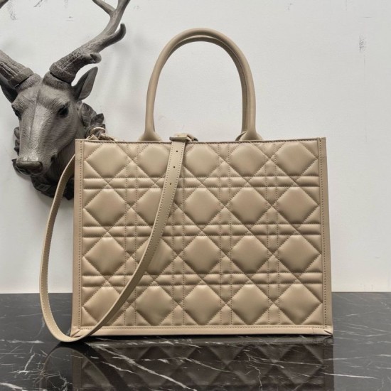 Replica Borsa Dior Media Book Tote con tracolla Borsa Dior Macrocannage Beige Replica Borsa Dior Media Book Tote con tracolla Borsa Dior Macrocannage Beige