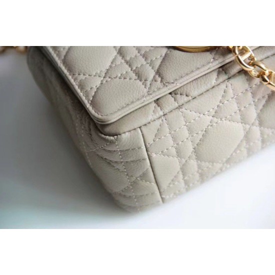 Replica Borsa Caro piccola Dior in pelle di vitello Cannage Beige Replica Borsa Caro piccola Dior in pelle di vitello Cannage Beige
