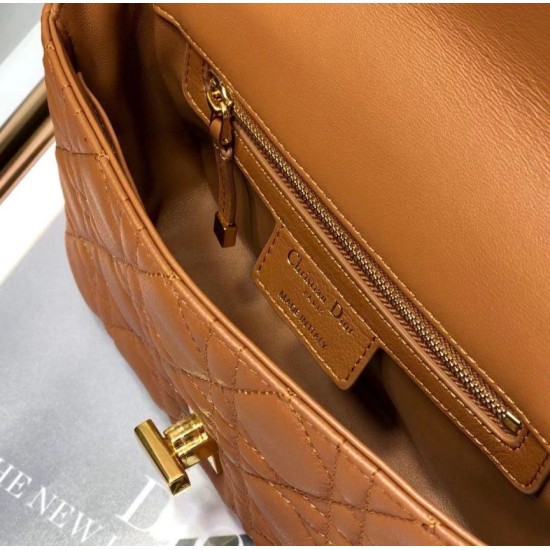 Replica Borsa Dior Piccola Caro In Pelle Di Vitello Cannage Marrone Replica Borsa Dior Piccola Caro In Pelle Di Vitello Cannage Marrone