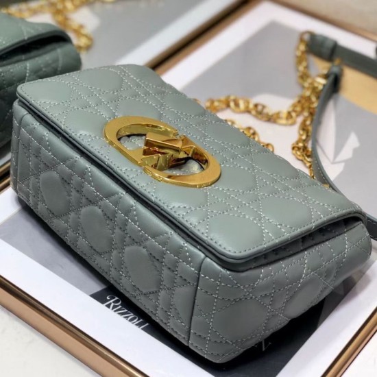 Replica Borsa Dior Piccola Caro In Pelle Di Vitello Cannage Grigia Replica Borsa Dior Piccola Caro In Pelle Di Vitello Cannage Grigia