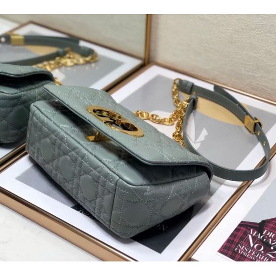 Replica Borsa Dior Piccola Caro In Pelle Di Vitello Cannage Grigia Replica Borsa Dior Piccola Caro In Pelle Di Vitello Cannage Grigia