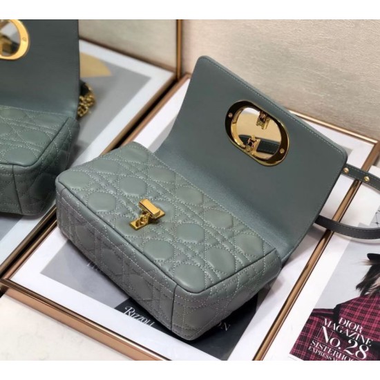 Replica Borsa Dior Piccola Caro In Pelle Di Vitello Cannage Grigia Replica Borsa Dior Piccola Caro In Pelle Di Vitello Cannage Grigia