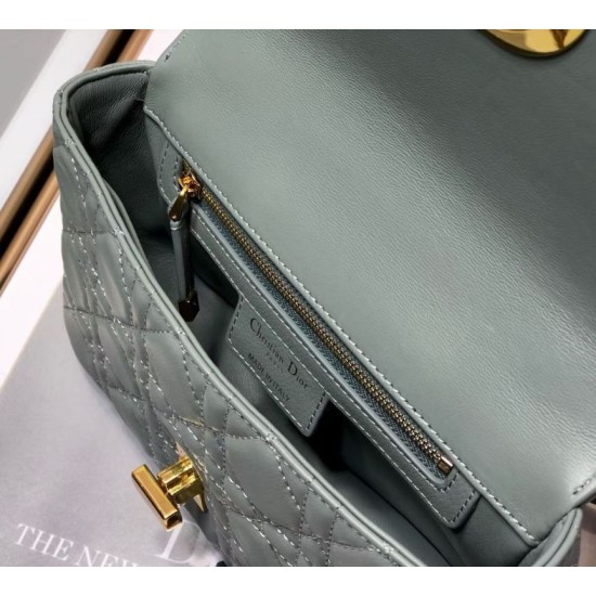 Replica Borsa Dior Piccola Caro In Pelle Di Vitello Cannage Grigia Replica Borsa Dior Piccola Caro In Pelle Di Vitello Cannage Grigia