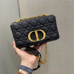 Borsa Dior piccola Caro in pelle di vitello Cannage nera