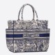 Replica Borsa tote Dior Catherine Toile de Jouy ricamata Blu Replica Borsa tote Dior Catherine Toile de Jouy ricamata Blu