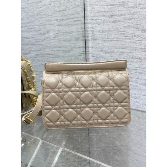 Replica Borsa Dior Jolie piccola con manico superiore Dior Cannage Beige Replica Borsa Dior Jolie piccola con manico superiore Dior Cannage Beige