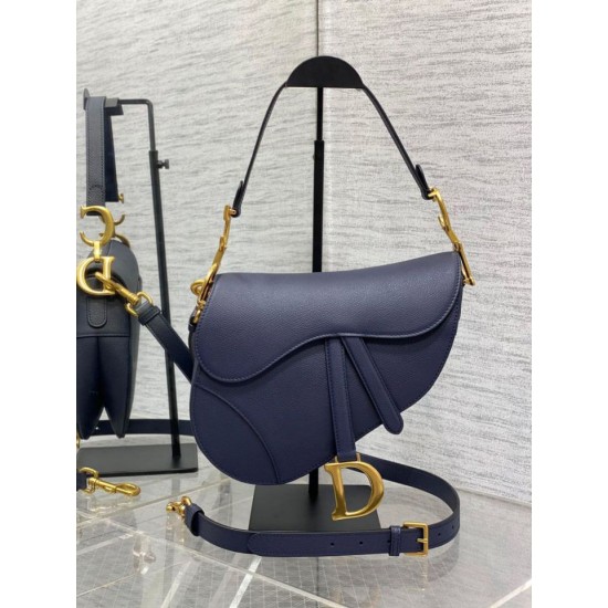 Replica Borsa Saddle Dior con tracolla in pelle di vitello granulata blu indaco Replica Borsa Saddle Dior con tracolla in pelle di vitello granulata blu indaco