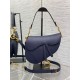 Replica Borsa Saddle Dior con tracolla in pelle di vitello granulata blu indaco Replica Borsa Saddle Dior con tracolla in pelle di vitello granulata blu indaco