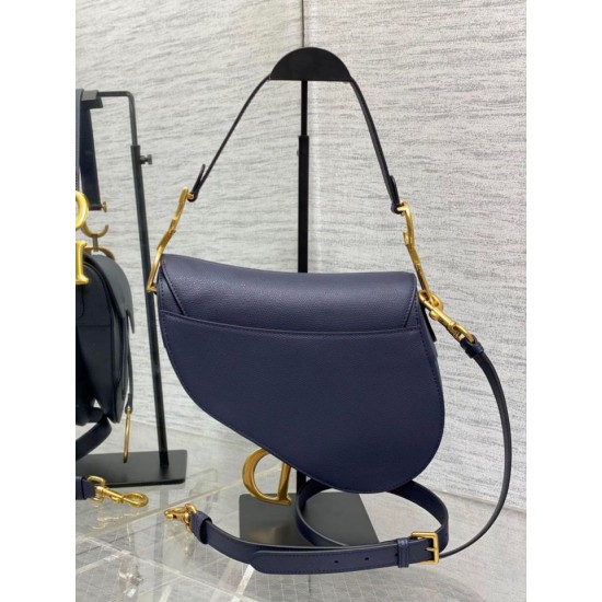 Replica Borsa Saddle Dior con tracolla in pelle di vitello granulata blu indaco Replica Borsa Saddle Dior con tracolla in pelle di vitello granulata blu indaco