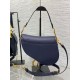 Replica Borsa Saddle Dior con tracolla in pelle di vitello granulata blu indaco Replica Borsa Saddle Dior con tracolla in pelle di vitello granulata blu indaco