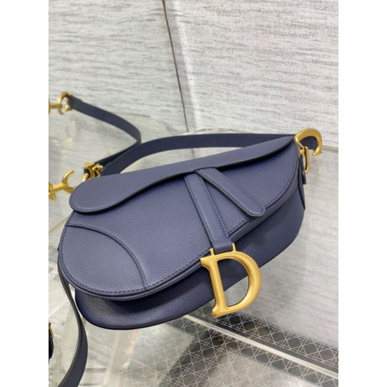 Replica Borsa Saddle Dior con tracolla in pelle di vitello granulata blu indaco Replica Borsa Saddle Dior con tracolla in pelle di vitello granulata blu indaco