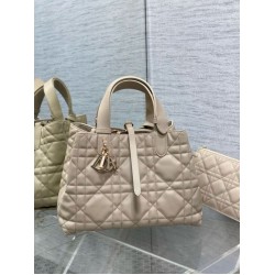 Borsa Dior Toujours Media In Vitello Macrocannage Beige