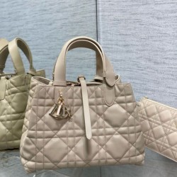 Borsa Dior Toujours Media In Vitello Macrocannage Beige